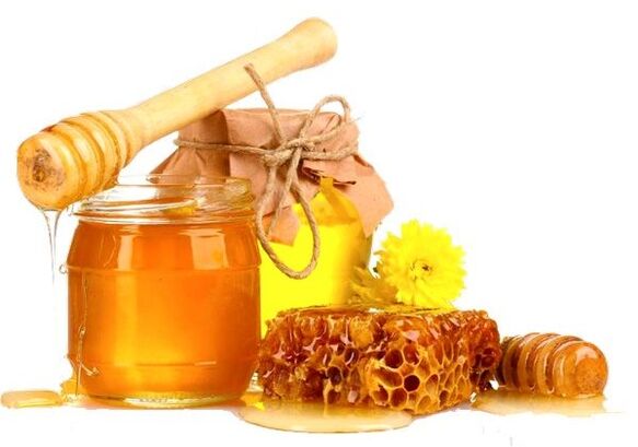 Le miel dans l'alimentation quotidienne d'un homme aide à augmenter la puissance. 