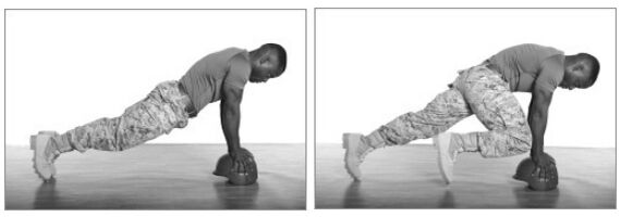 Planche avec flexion du genou, une version améliorée de l'exercice classique