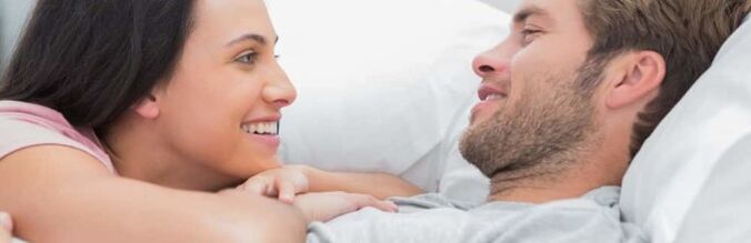 Homme sexuellement actif avec une femme.